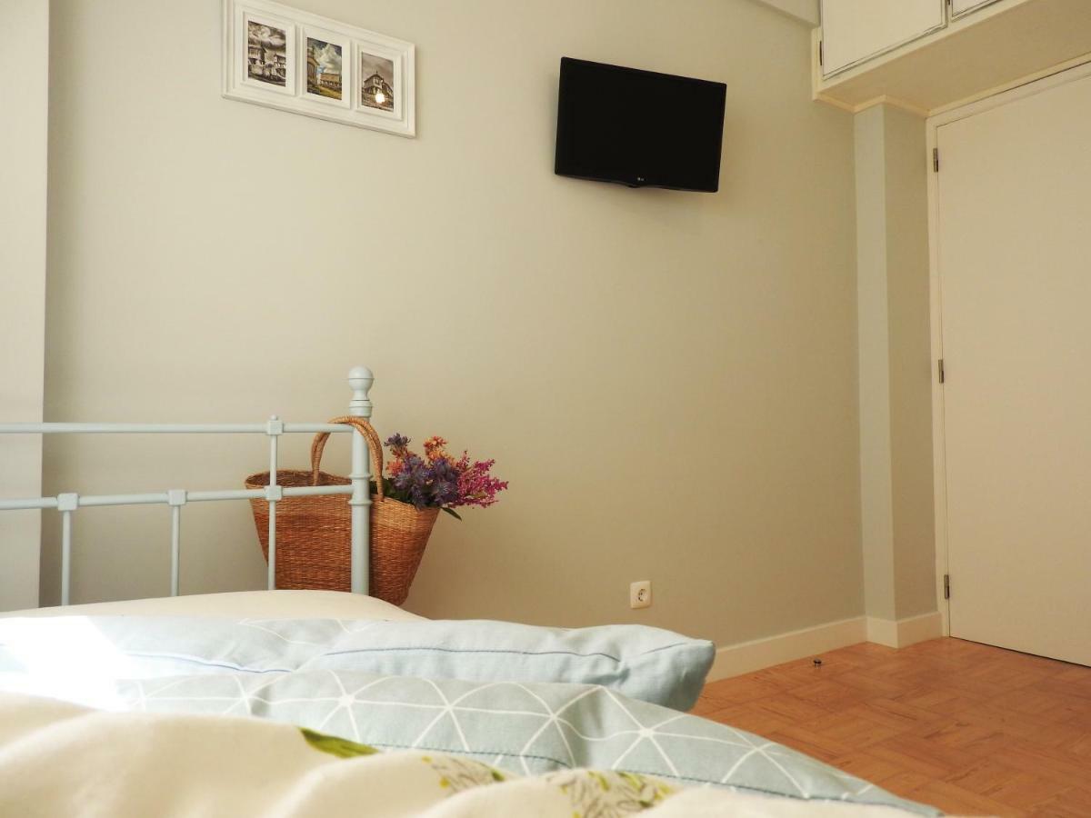 Lisbon Airport Hostel Bagian luar foto